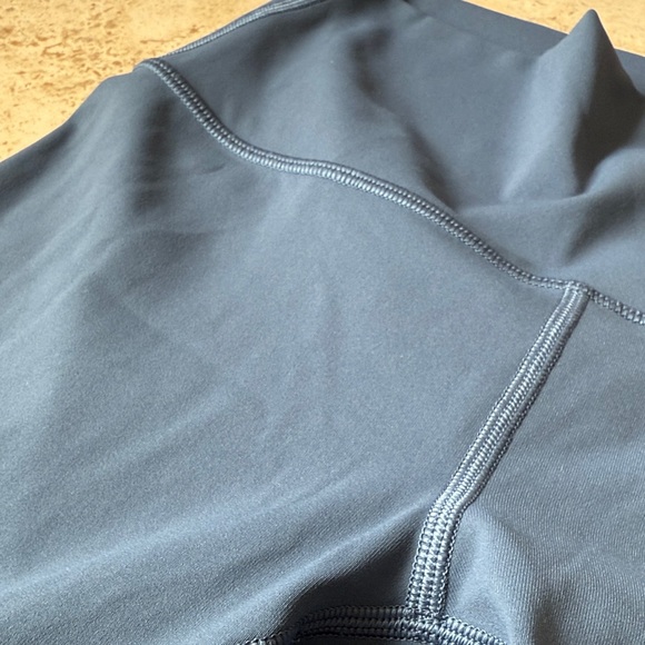 Lot of Lululemon Wunder Under Crop High Rise 21" Stripe Black White Blue Sz 4 - Picture 11 of 12